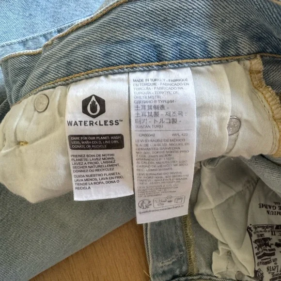 Levi’s 501 Premium Jeans W26 L30 Light Wash Button Fly Straight Leg - Picture 7 of 9